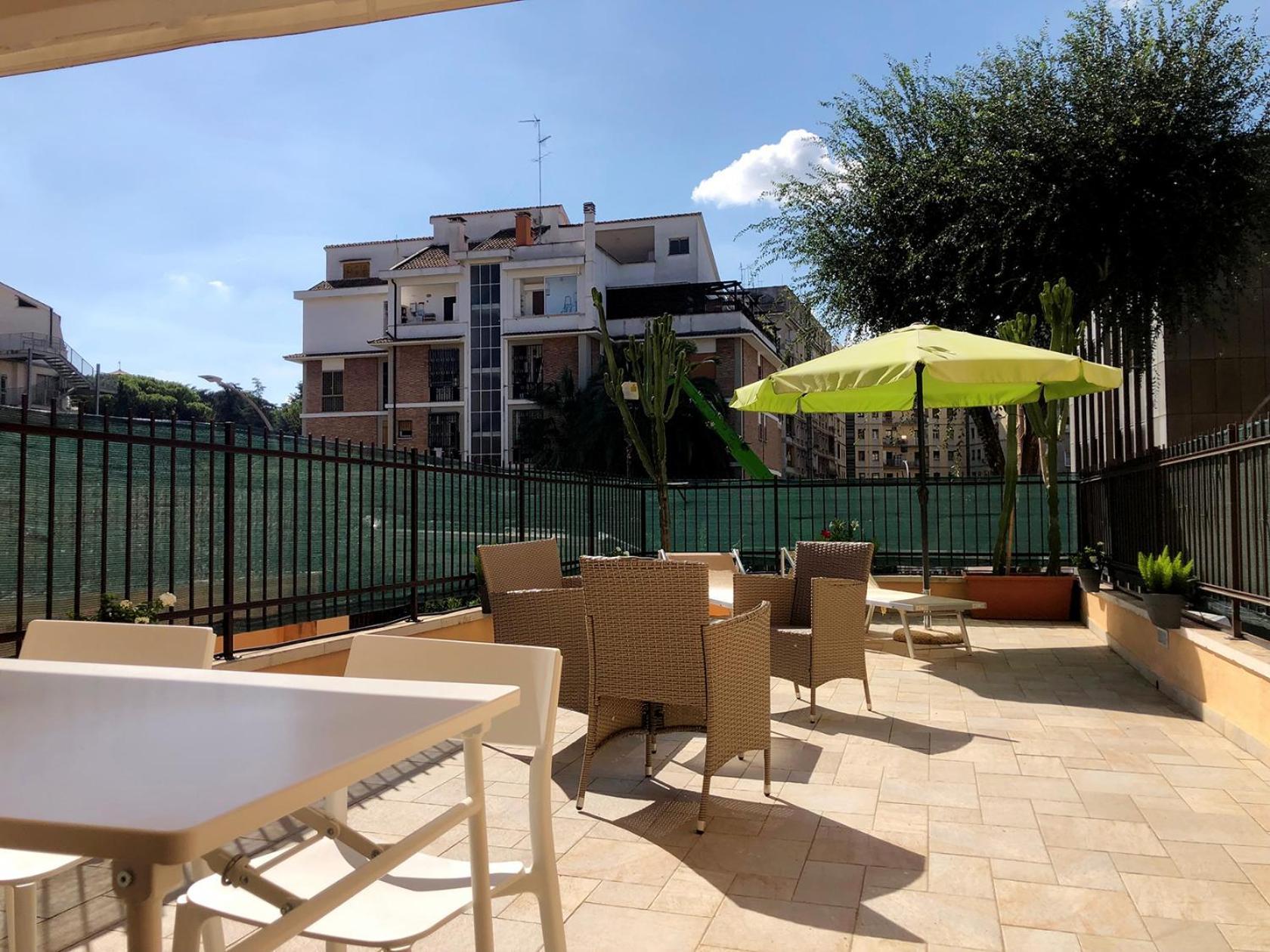 Wonderful Little Gem With A Large Private Terrace! Appartamento *